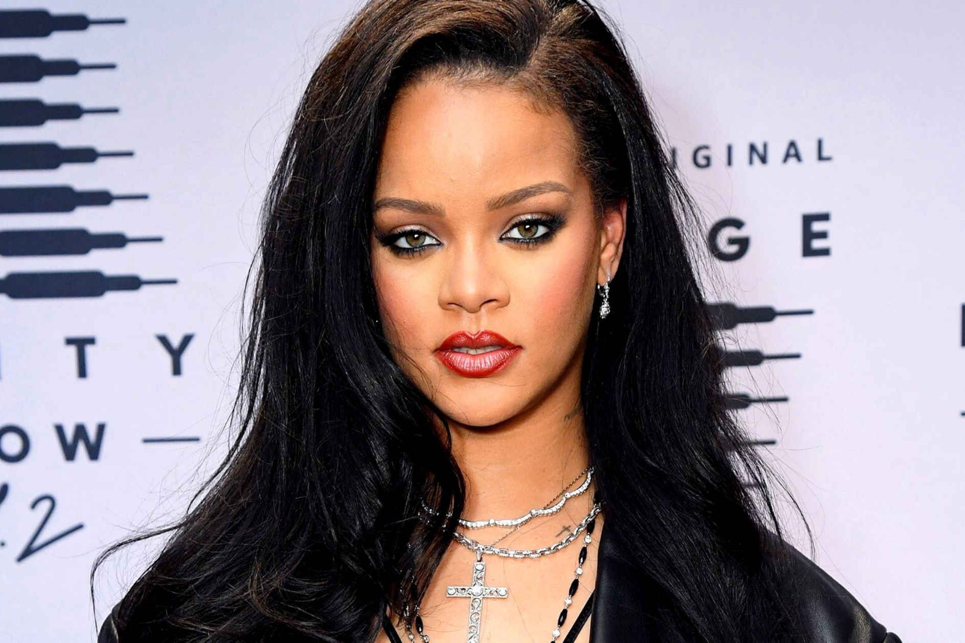 Rihanna Is Now Officially A Billionaire