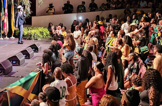 Beenie Man commands Audience